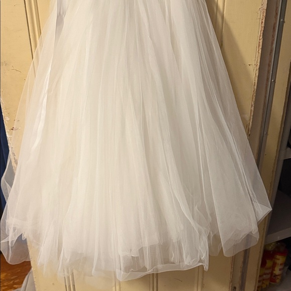 David's Bridal White Lace and Tulle Kids Dress - Picture 4 of 6